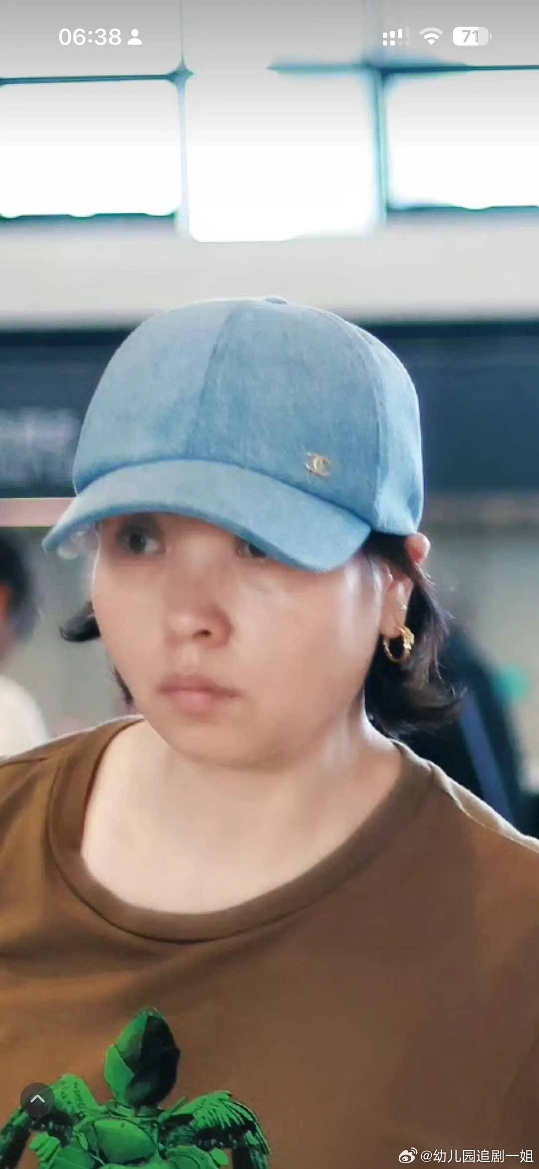 张子枫和妈妈长得好像啊