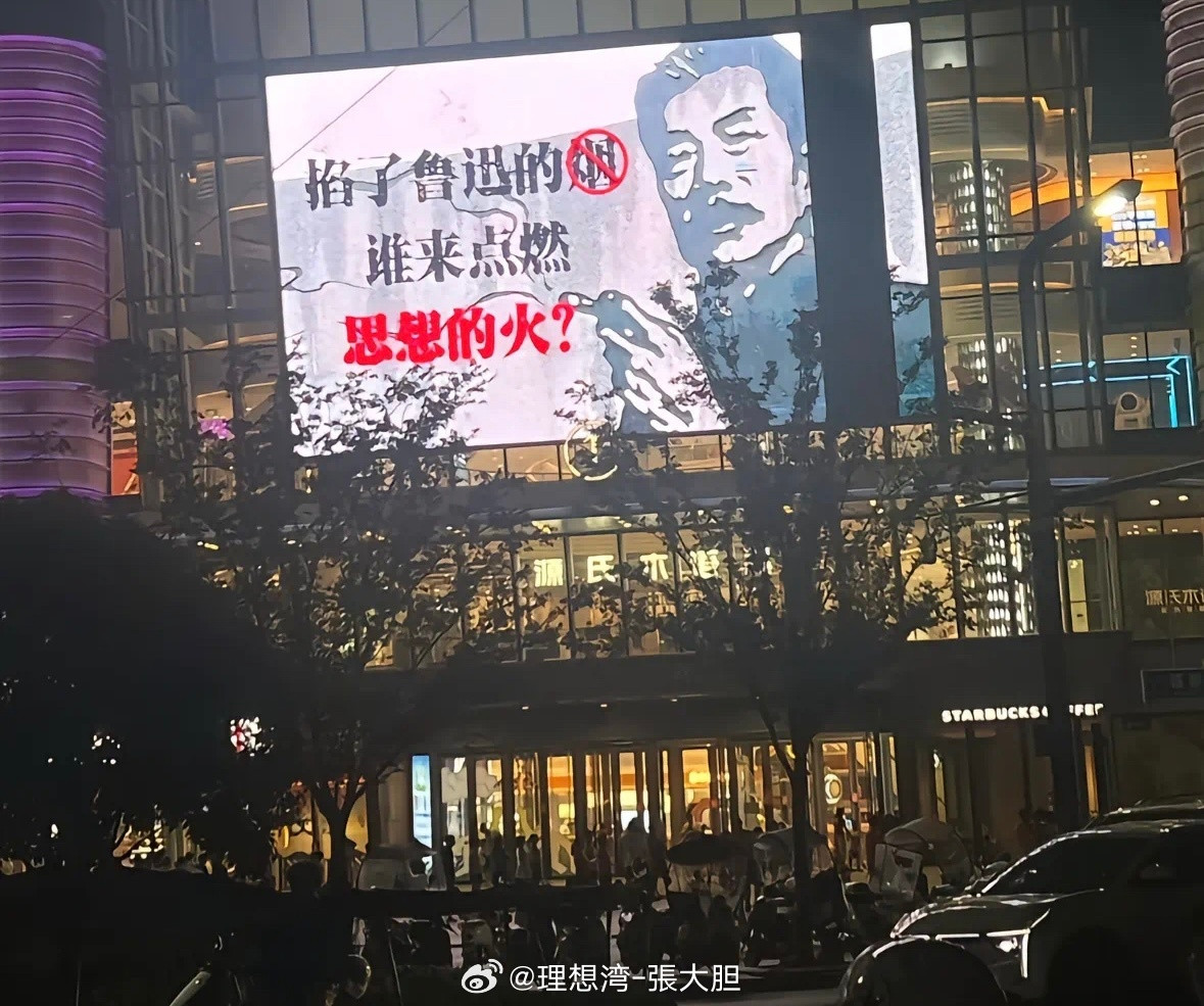 有的品牌选择在发布会这种黄金时间里，花半个小时甚至更多的时间给大家讲清楚自己智能
