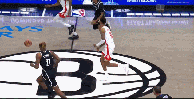 漂亮！杜阿连续已成火箭新招牌！在今天NBA常规赛火箭对阵篮网的首节比赛中，杜兰