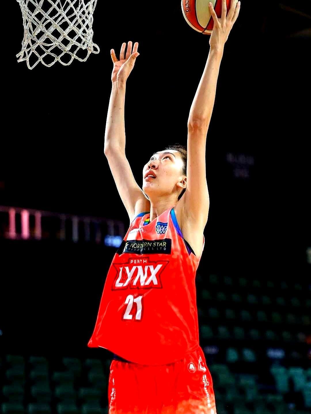 伤停一场就被喊回国？韩旭在珀斯场均24分+联盟盖帽王，山猫队稳居第三，只剩