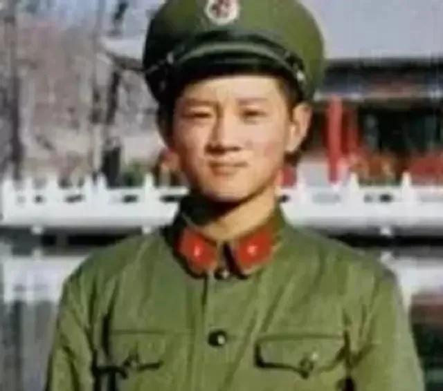 1986年，一个18岁的山东莱西小伙参军入伍，原本是冲着坦克兵去的，结果