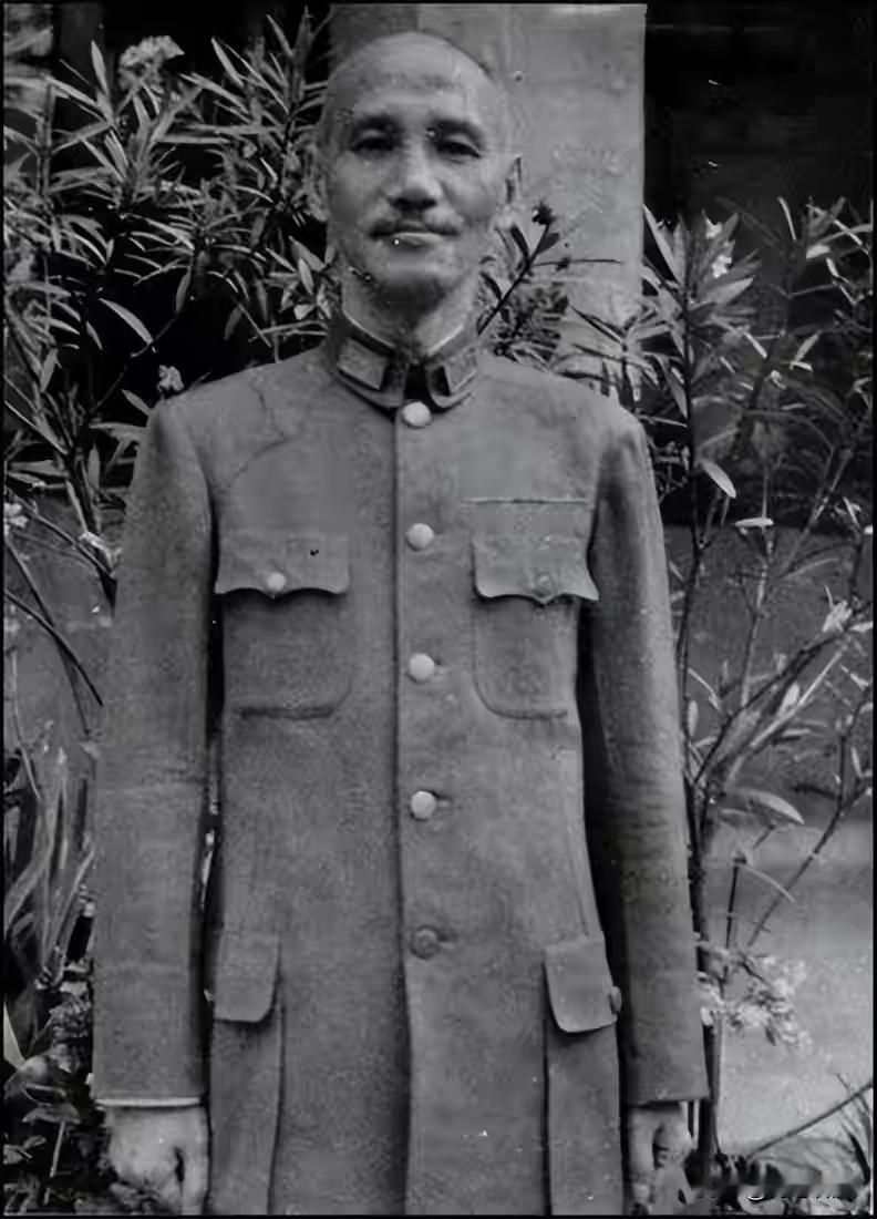 蒋介石败逃台湾，亲自点名要带走3位美貌少妇，她们的结局如何1949年，国民