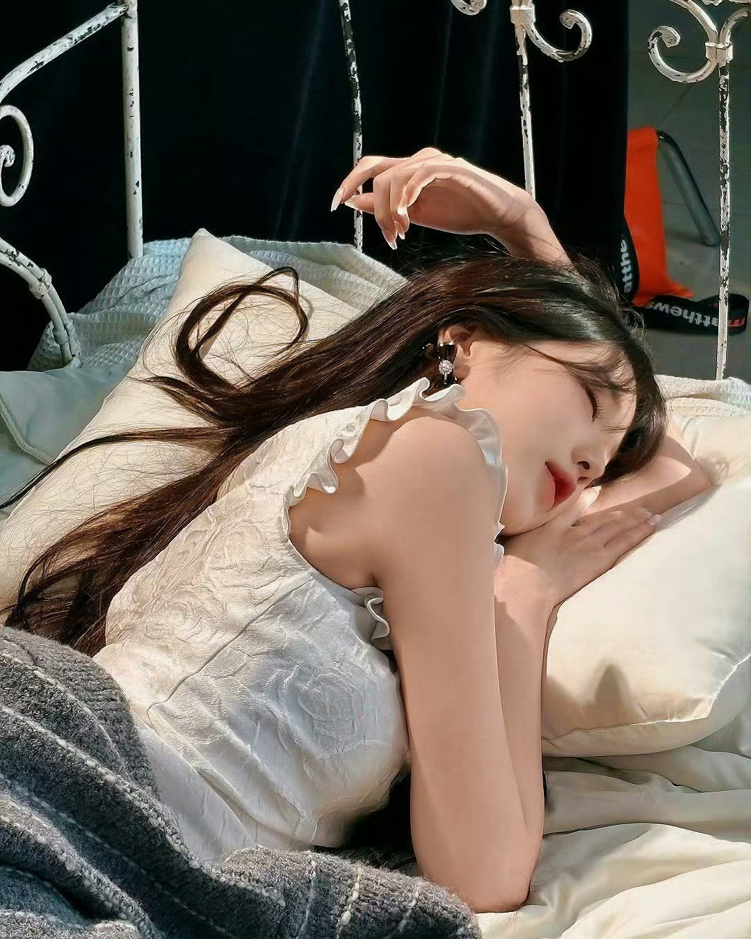 所以有谁还记得这张睡美人张元英….🌙✨