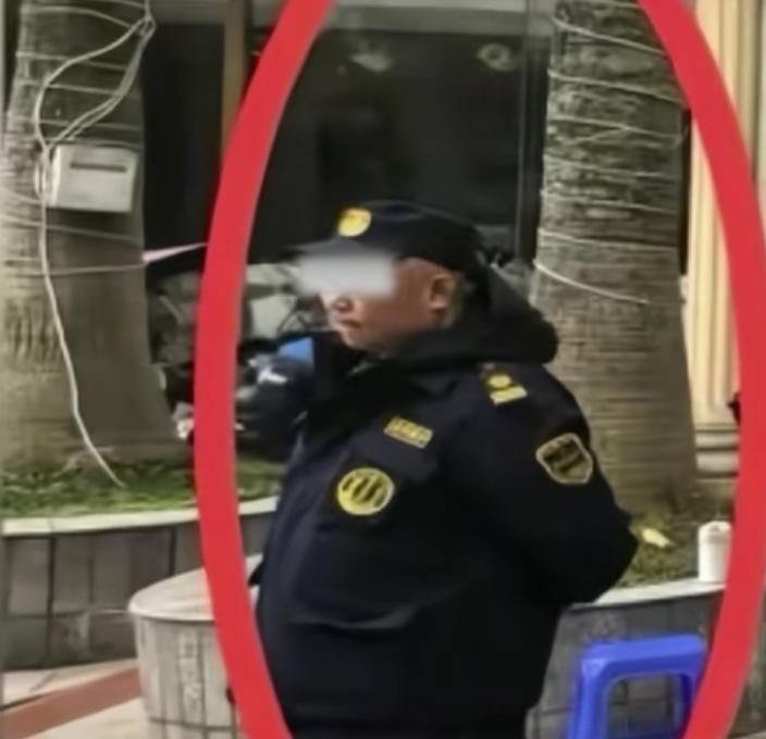 惊讶！什么小区要双物业来看，双物业尴尬的原因：“一边是新物业按合同进场，一边