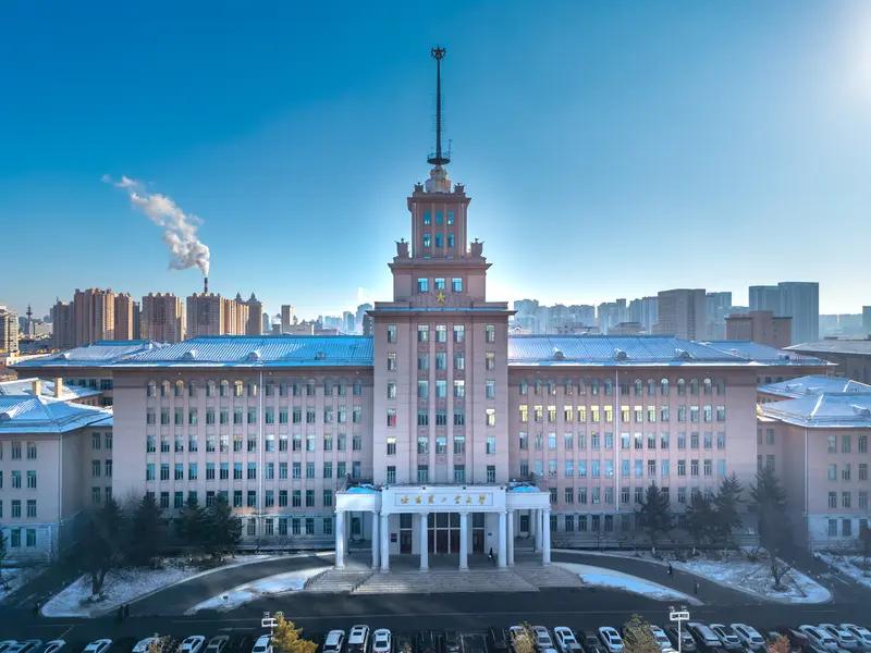 哈工大这次可真是大放异彩！在芯片研发领域，一直以来中国都面临着诸多困境。全球半导