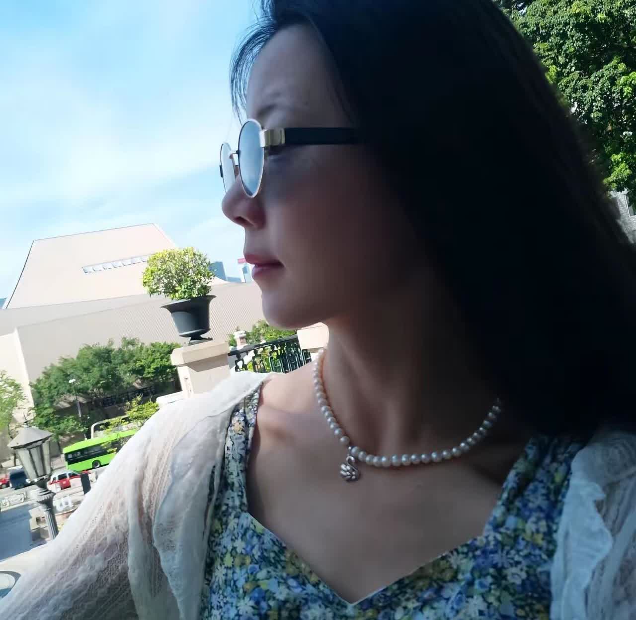 印比男就是大男子主义的性格，因为印是专门克食伤的，比劫是专门克财的，所以印比男不