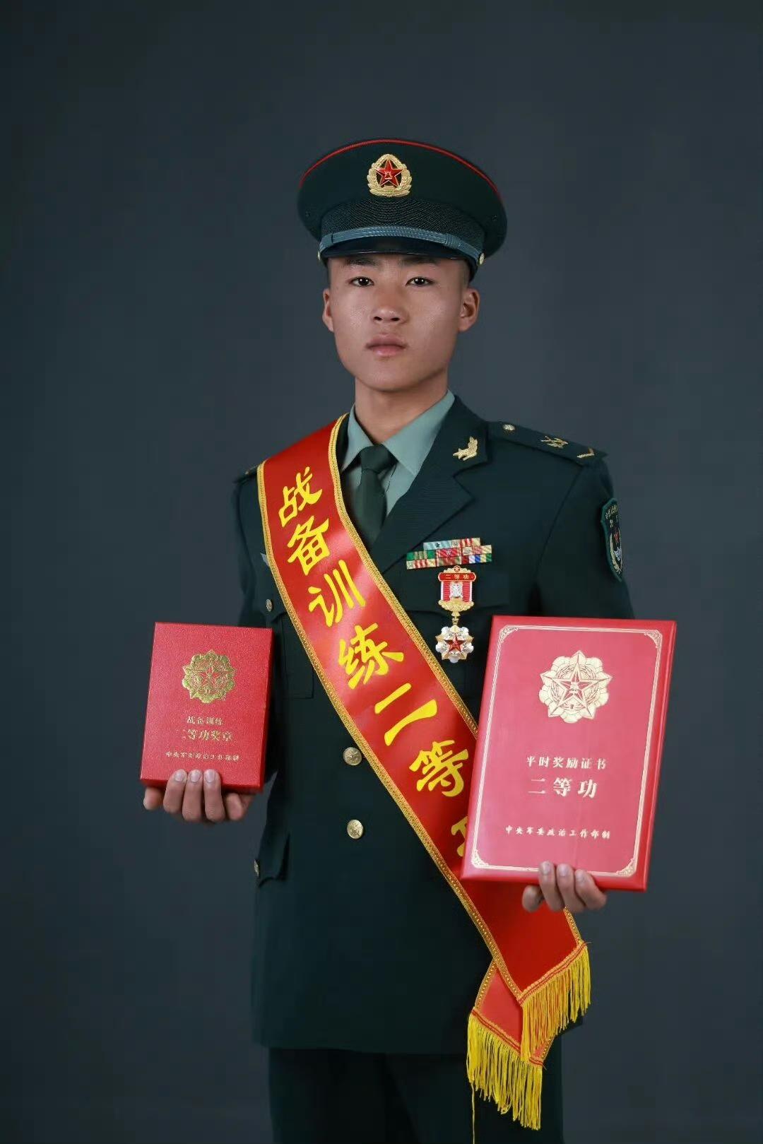 入伍两年半就是一股狠劲，21岁哈尼族战士荣立战备训练二等功第80集团军某旅