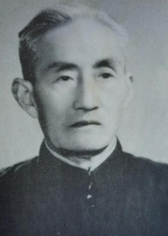 1949年，荆门战役中，国军军长被包围，可他却放弃了突围的机会，部下不理解，他解