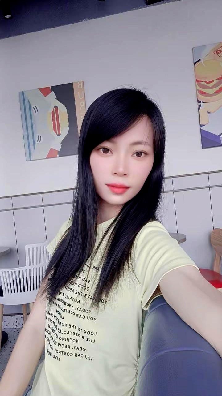 一定要温温柔柔娇滴滴的吗？大大咧咧死犟死犟的不行么？……🤓🤓🤓昨儿和闺蜜
