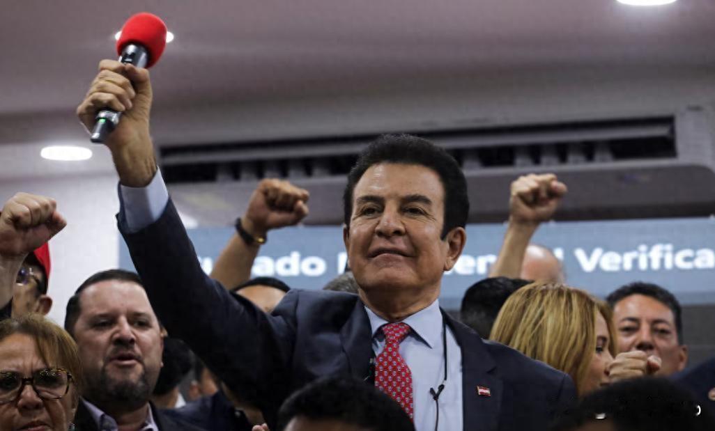 洪都拉斯国会拒认美国干涉选举结果，特朗普威胁投票闹剧收场12月10日，洪都