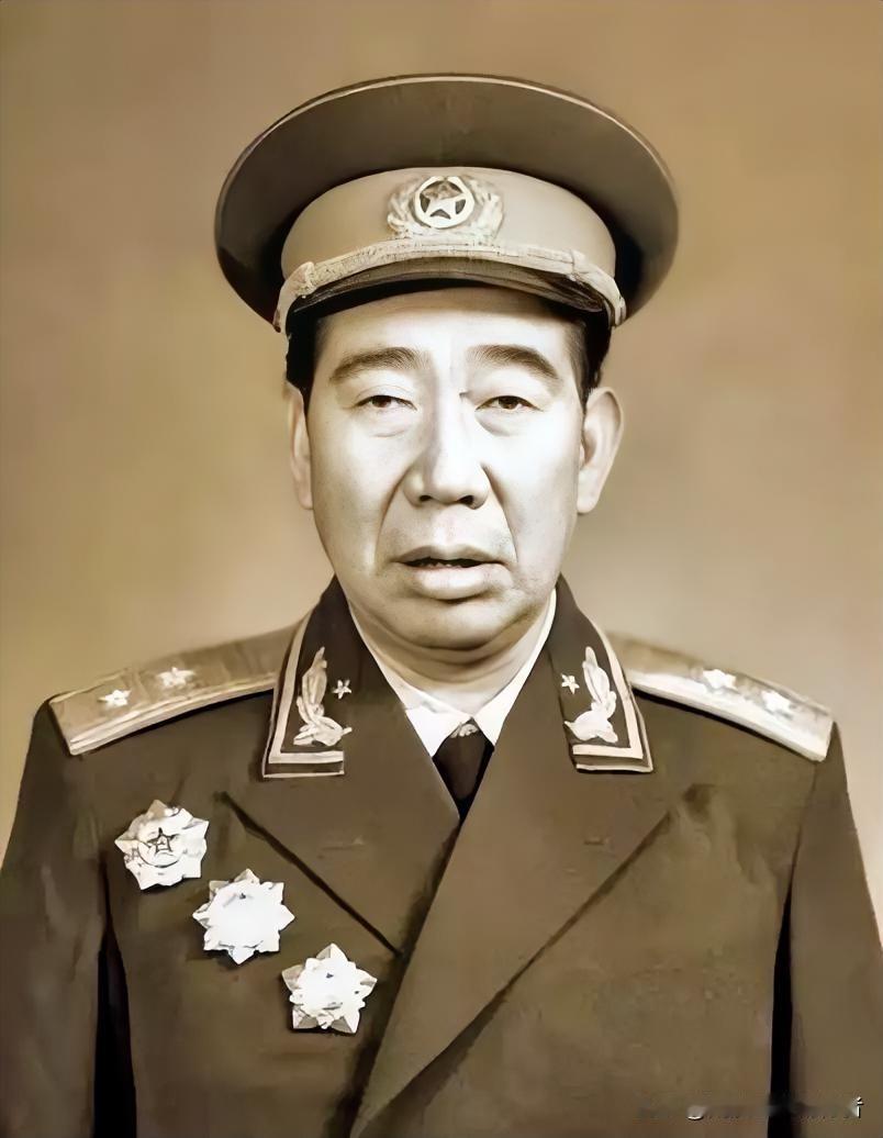 1955年，全军大授衔，一个正在学校当校长的中年人，算来算去，觉得自己最多混个少