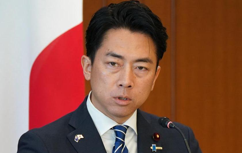 日防卫大臣：中俄在日本专属经济区内实弹演习日本防卫大臣小泉进次说，中国和俄罗