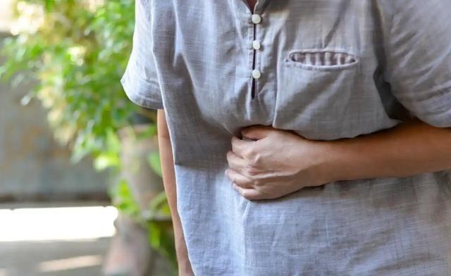 寒冷的冬天，温暖的家里是最舒适的地方。但对于肠胃不好的人来说，这个季节却常常成了