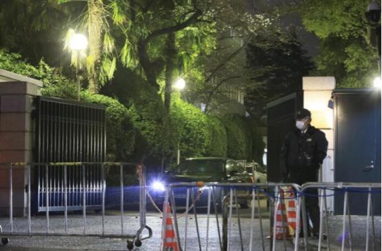 自卫官侵闯中国使馆后，日本紧急起飞F-15战机，东部战区有动作了 当地时间3