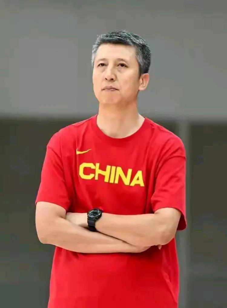 随着男篮亚洲杯的临近，中国男篮集训队正在欧洲进行拉练和备战。