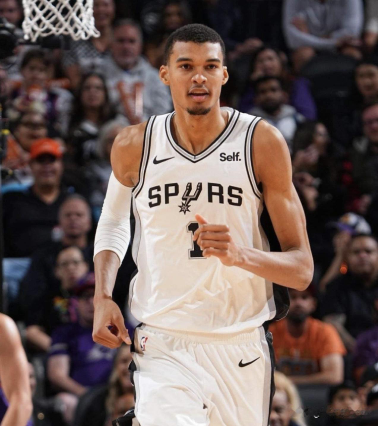 现役NBA各项能力第一人！詹姆斯属于哪种？1综合实力第一人：约基奇（掘金