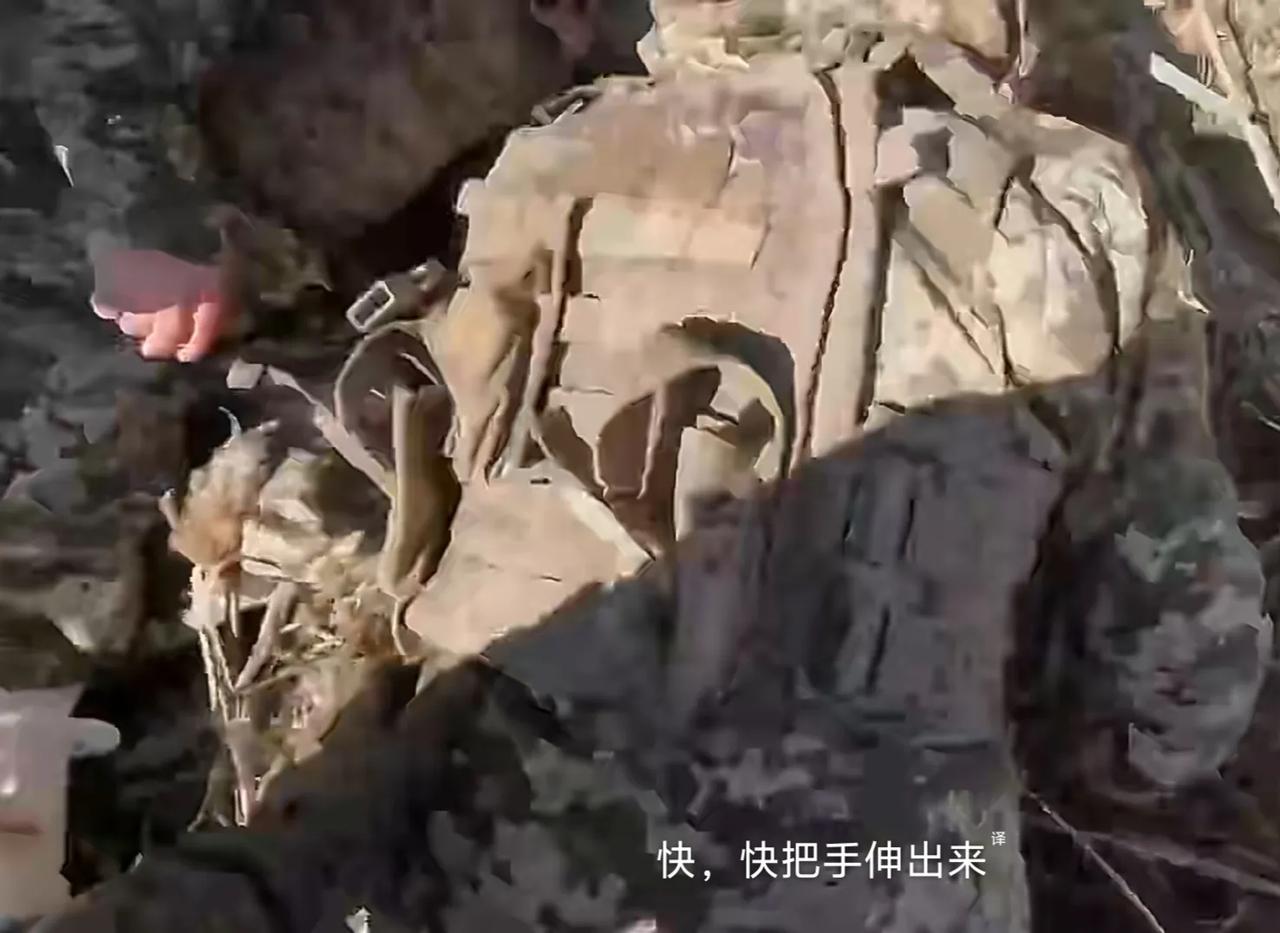 一支乌军侦察破坏小组向俄军阵地渗透后被俄军发现，于是俄军组织火力很快就把这支乌军