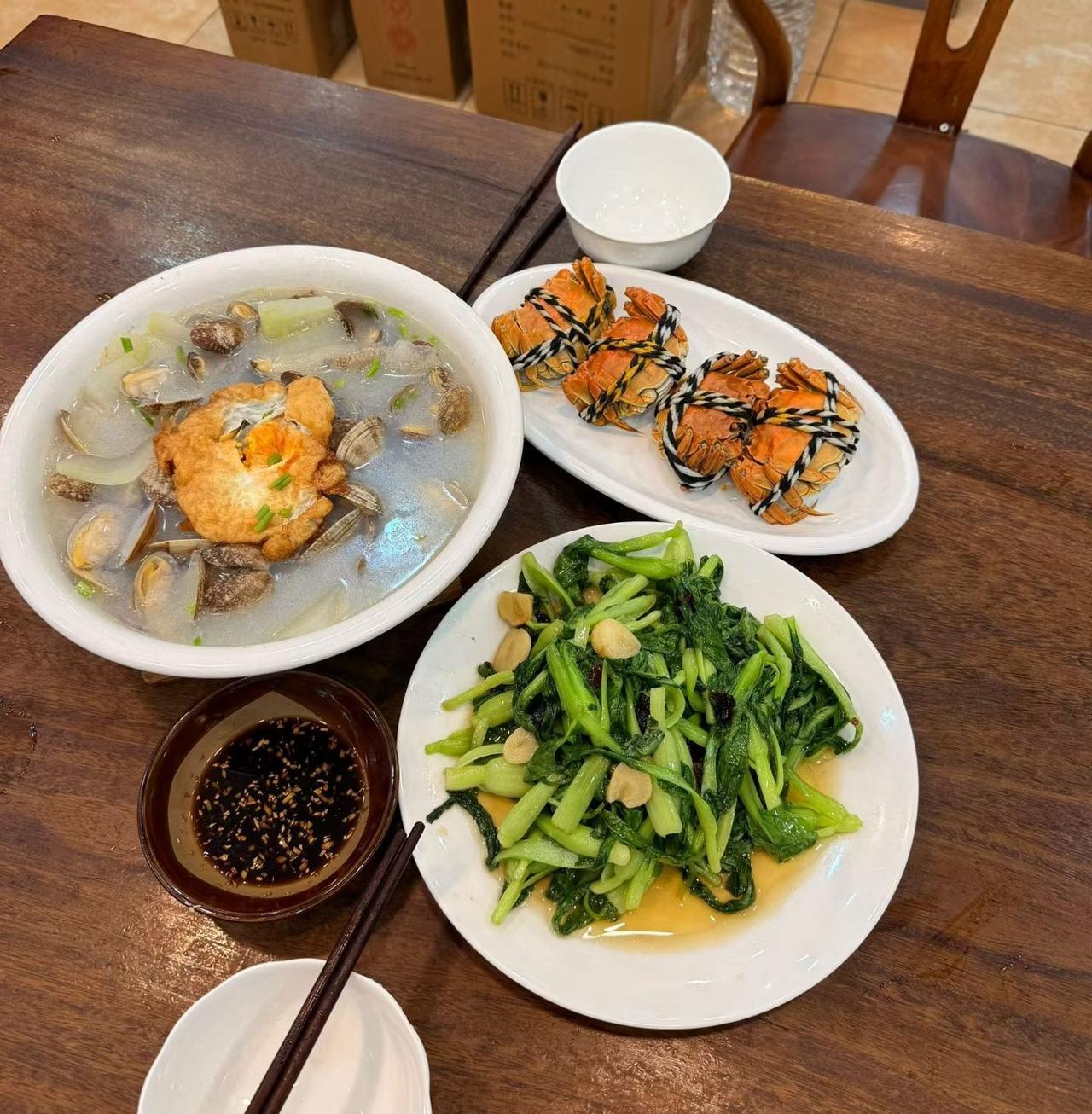 #晒晒你的家常餐#开饭简简单单又是一餐[吐舌头眯眼睛笑][吐舌头眯眼睛笑]