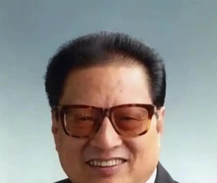 很多人不知道，乔石家风有多硬？四个孩子全靠自己闯一个家庭里，如果父亲身居高位，