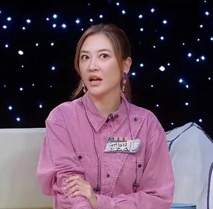 应采儿给Jasper定了很多家规​很多家长都做不到​有一次，应采儿回娘家吃