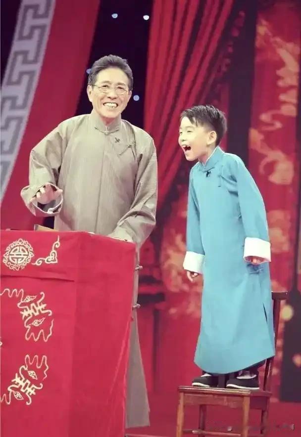 郭德纲启蒙恩师马三立现存亲传弟子常宝丰，只因一句话，险些被网暴逼得退出直播！