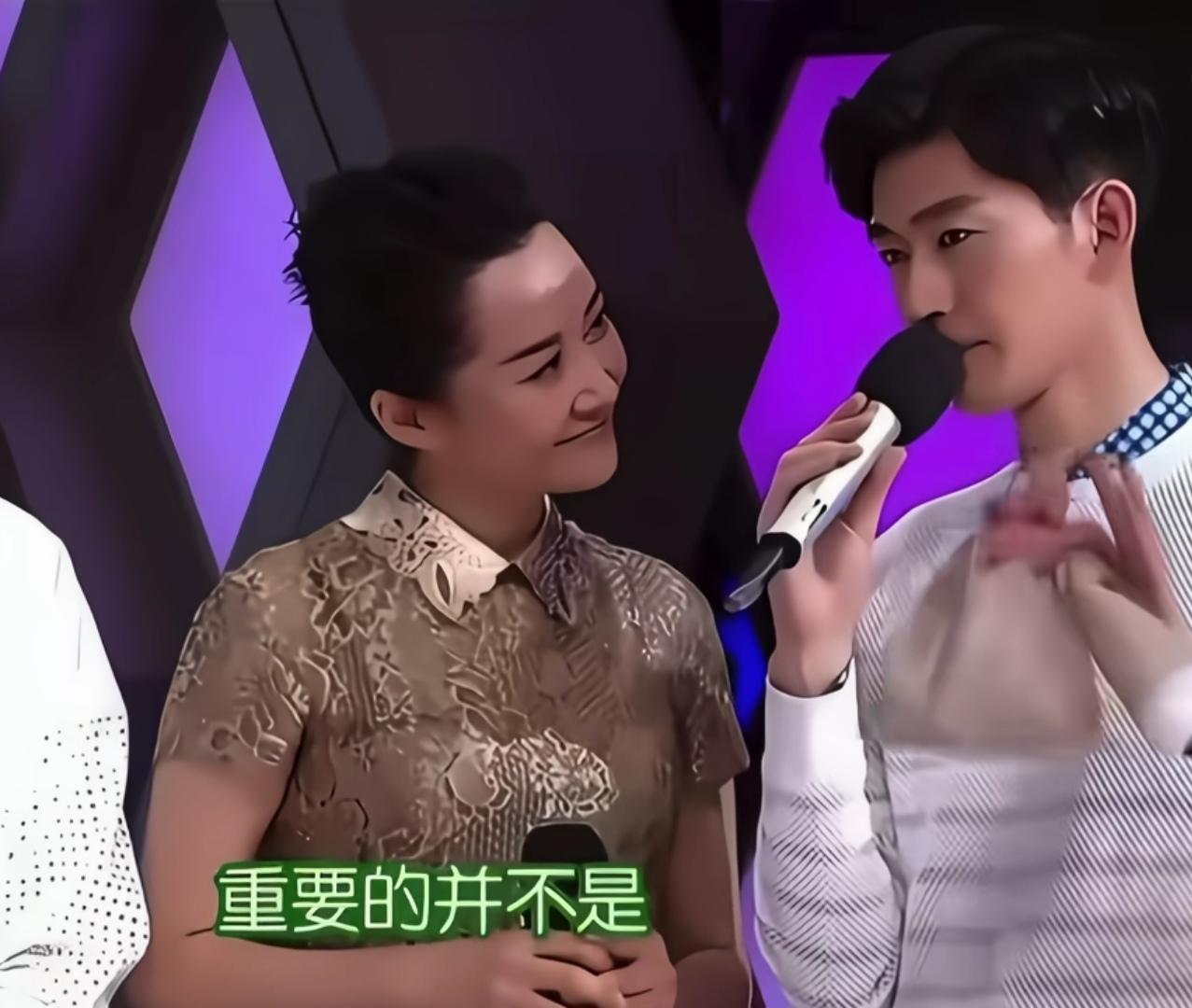 说实话，当时节目上许晴看张翰的眼神都拉丝了，要说她没对张翰动心，我是绝对不信的！