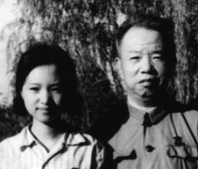 1971年，王树声到部队看望女儿，却被警卫兵蛮横拦下，请您排队等候，领表登记，王