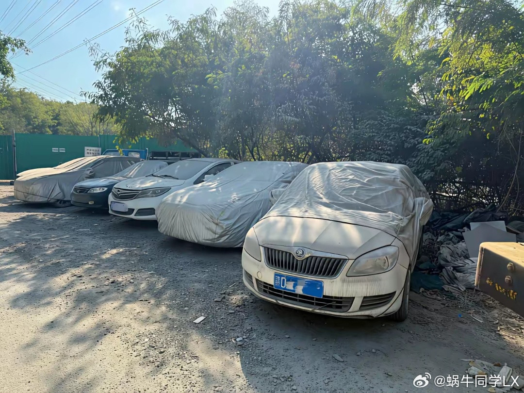 深圳终于要对“僵尸车”出手了！近日，深圳市交通运输局正式完成《深圳市机动车道路临