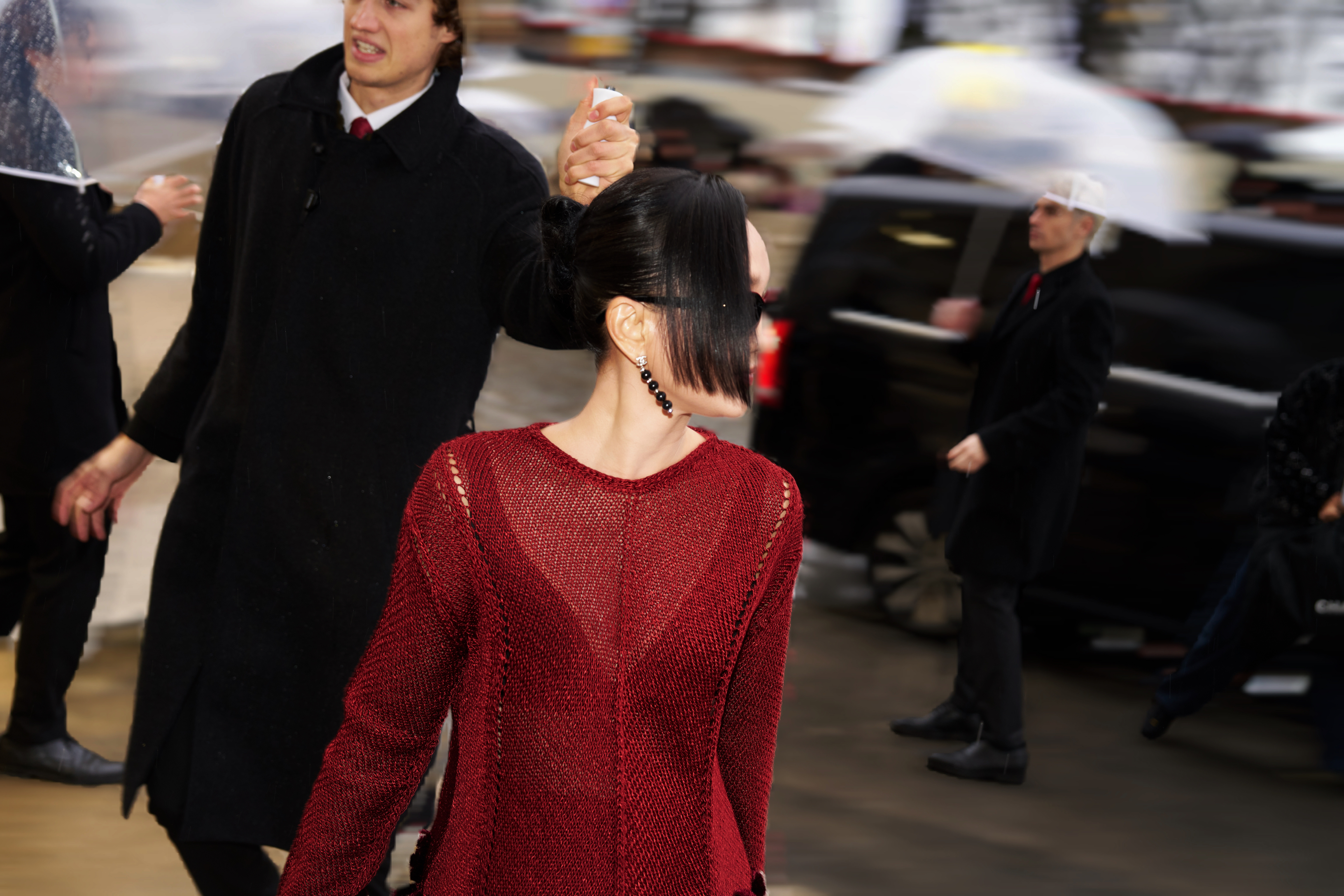 我靠。。。周迅巴黎看秀这套造型好美😍