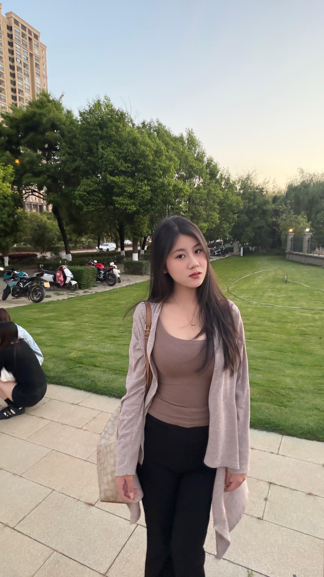 如何穿搭显得淑女一点