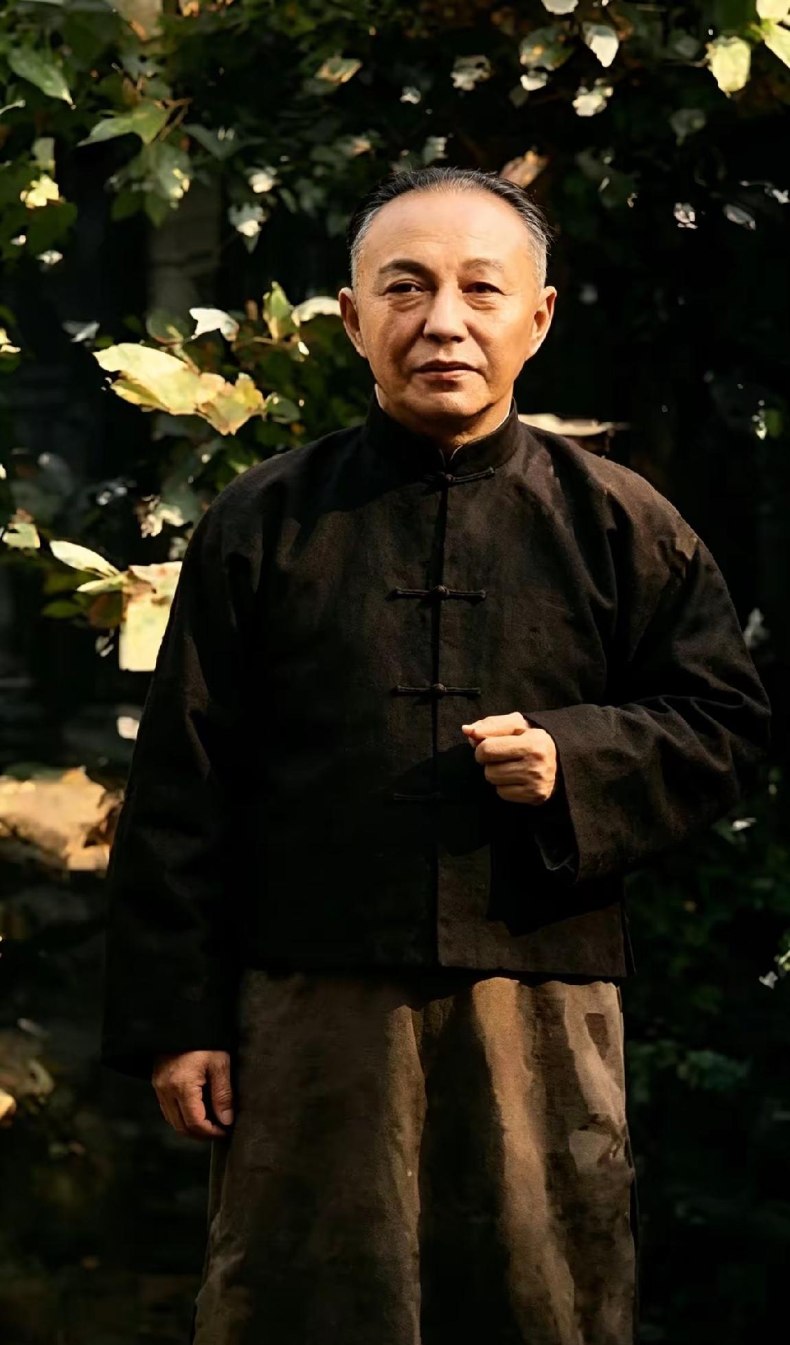 蒋介石的大哥蒋介卿，人品官品都很差。蒋介卿是蒋介石同父异母的哥哥，比蒋介石大1