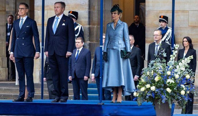 昨天（12月11日），芬兰总统亚历山大·斯图布夫妇开始了对荷兰为期两天的国事访问