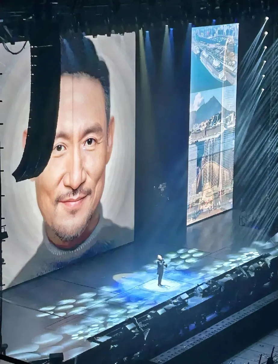 华仔和张学友，两大天王的演唱会都看了，现在两人的差距足足隔了一个郭富城！张学友