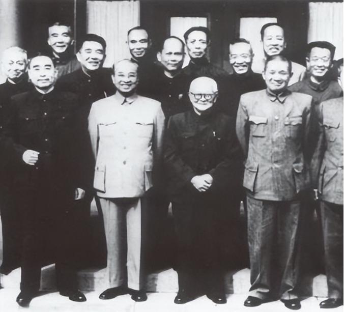 1926年，宋希濂在请陈赓喝酒时随口开玩笑道：“要是将来我被你俘了，你可得对我宽