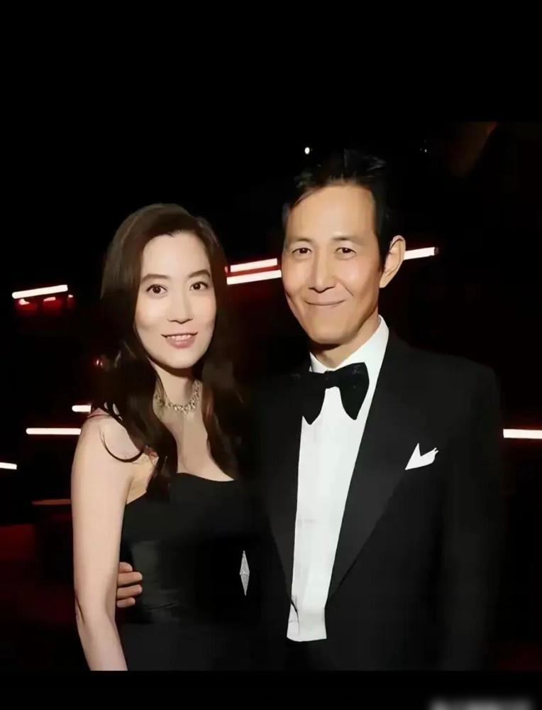 李政宰把130亿韩元写在自己名下，林世玲连看房都没去，这段15年不婚恋的剧本又翻