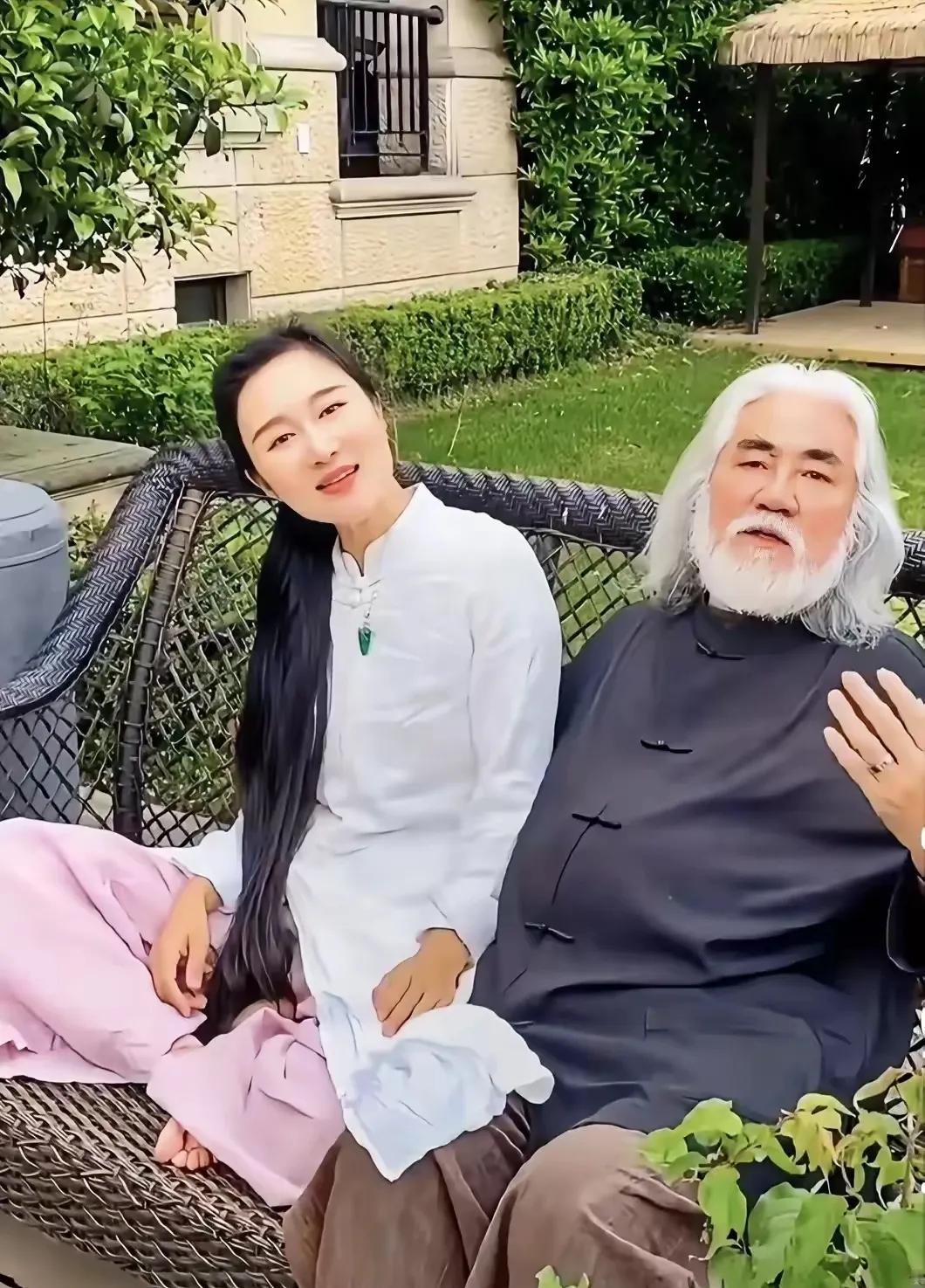 我能想到最浪漫的事，就是张纪中和杜星霖坐着摇椅慢慢聊。一路上收藏点点滴滴的欢笑，