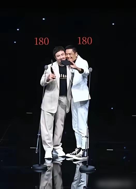 沈腾和周润发同框，一个“自黑”军艺校草180，一个“自曝”身高不到180。就离谱