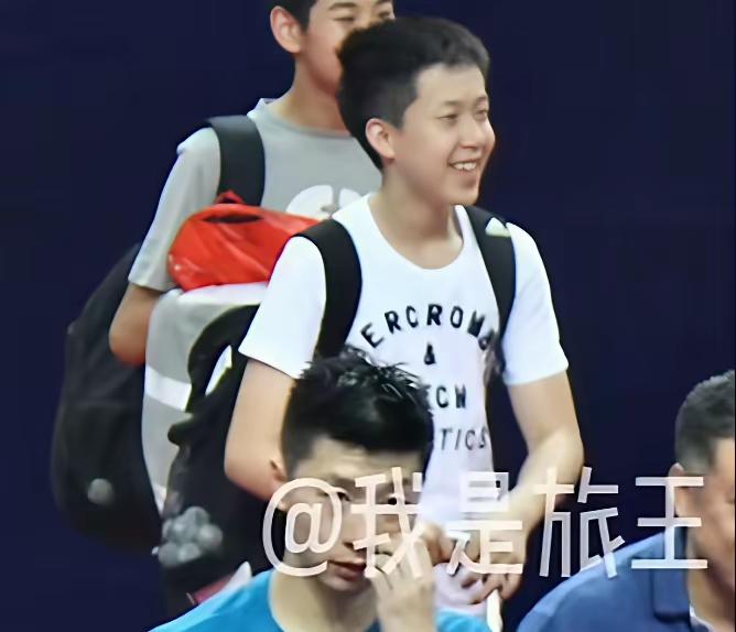 看着幼头的成长，满有感悟哩～！人生际遇有偶然，也有必然，比如大哥哥马龙，即是大头
