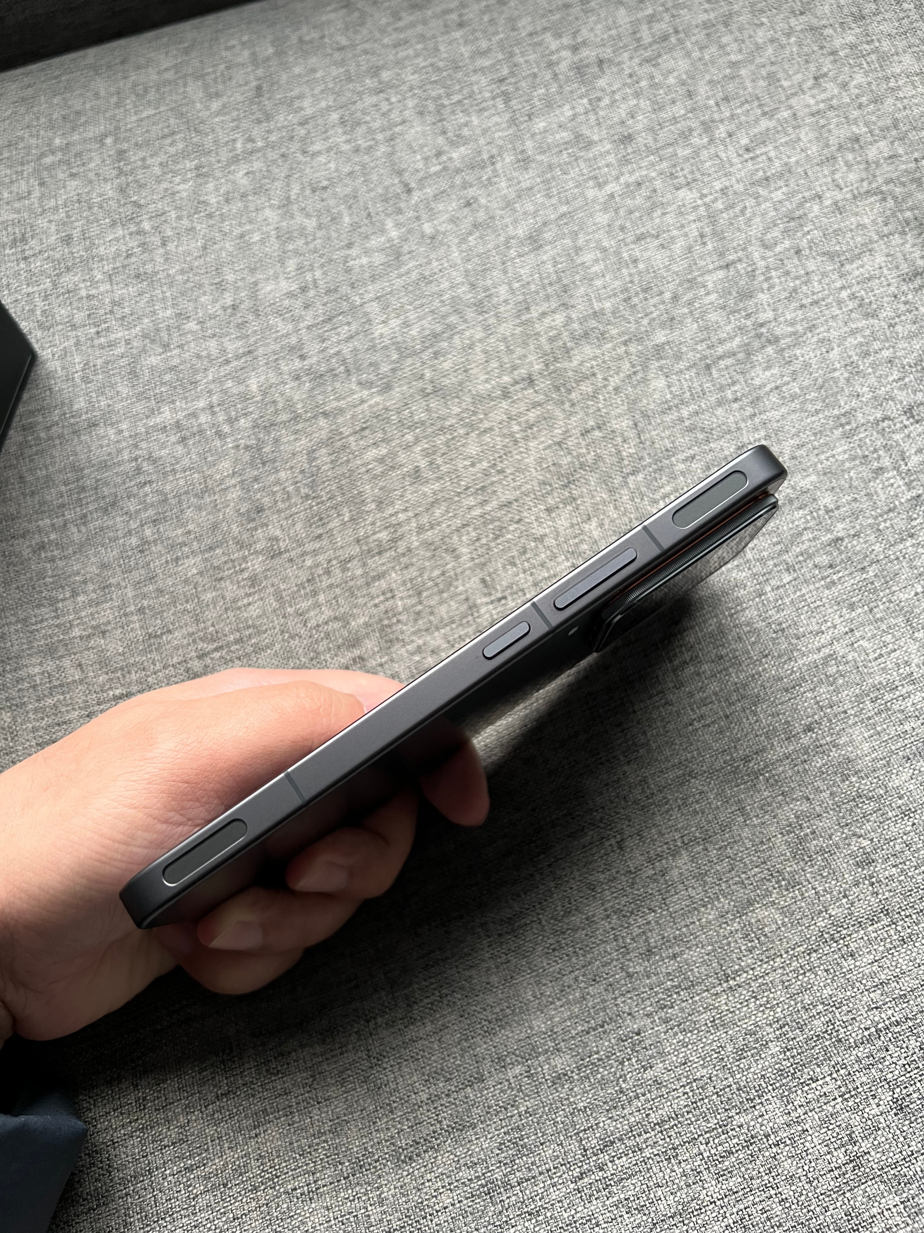 iQOO15Ultra16+512G黑色，仅使用十来天，99新全套，带权益