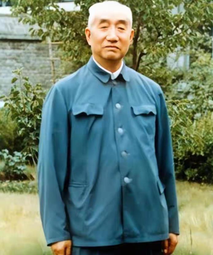 1961年，陈赓大将溘然长逝。徐向前元帅得知噩耗后，红着眼眶问聂荣臻：“我实在想