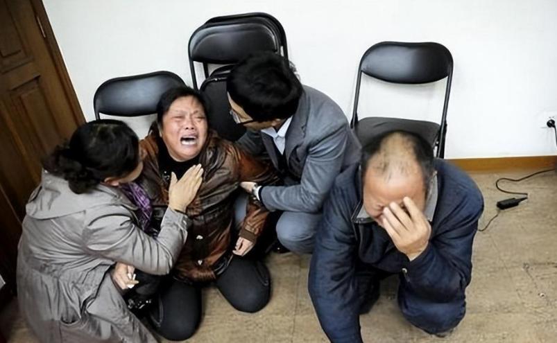 2011年，还是大学生的李春玲做了一个让母亲怎么都放心不下的决定：给素不相识的白