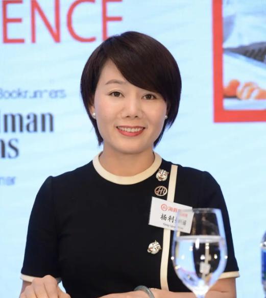 1994年，四川一女子为给哥哥还债，不惜陪伴老板24年，没想到老板后来大手一挥，