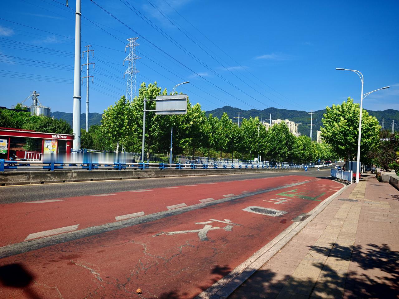 最近这几天，四川真的是热的可怕，全国最热的十个城市中，四川能占一半，如果加上重庆