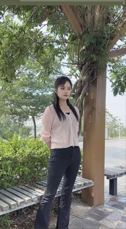 悠闲午后，绿意盎然，享受宁静时光。🌿🍃