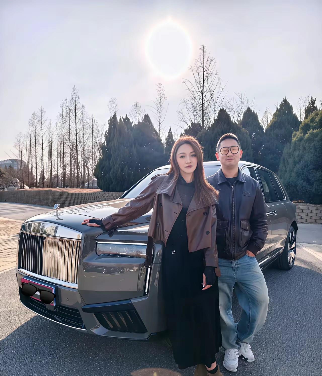 自己都没墨镜戴，车子反而先戴上了。