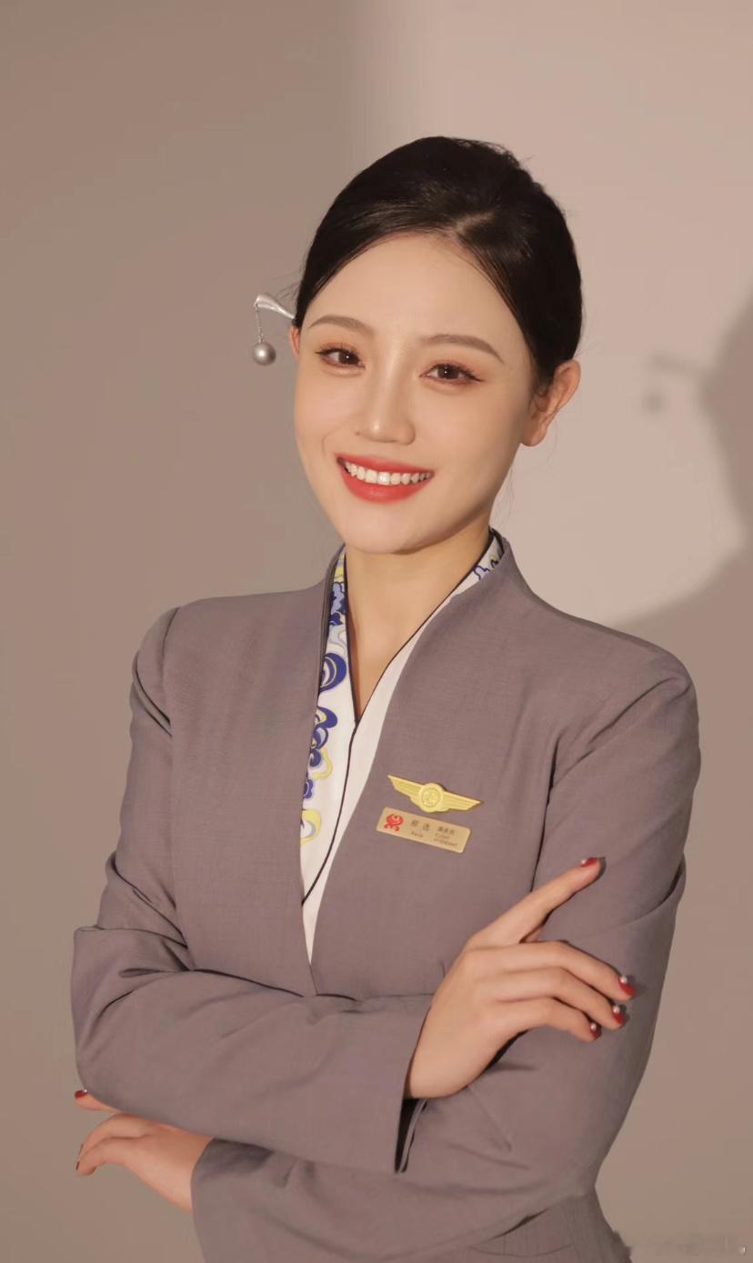 海航空姐的制服照，又美又飒。​​​