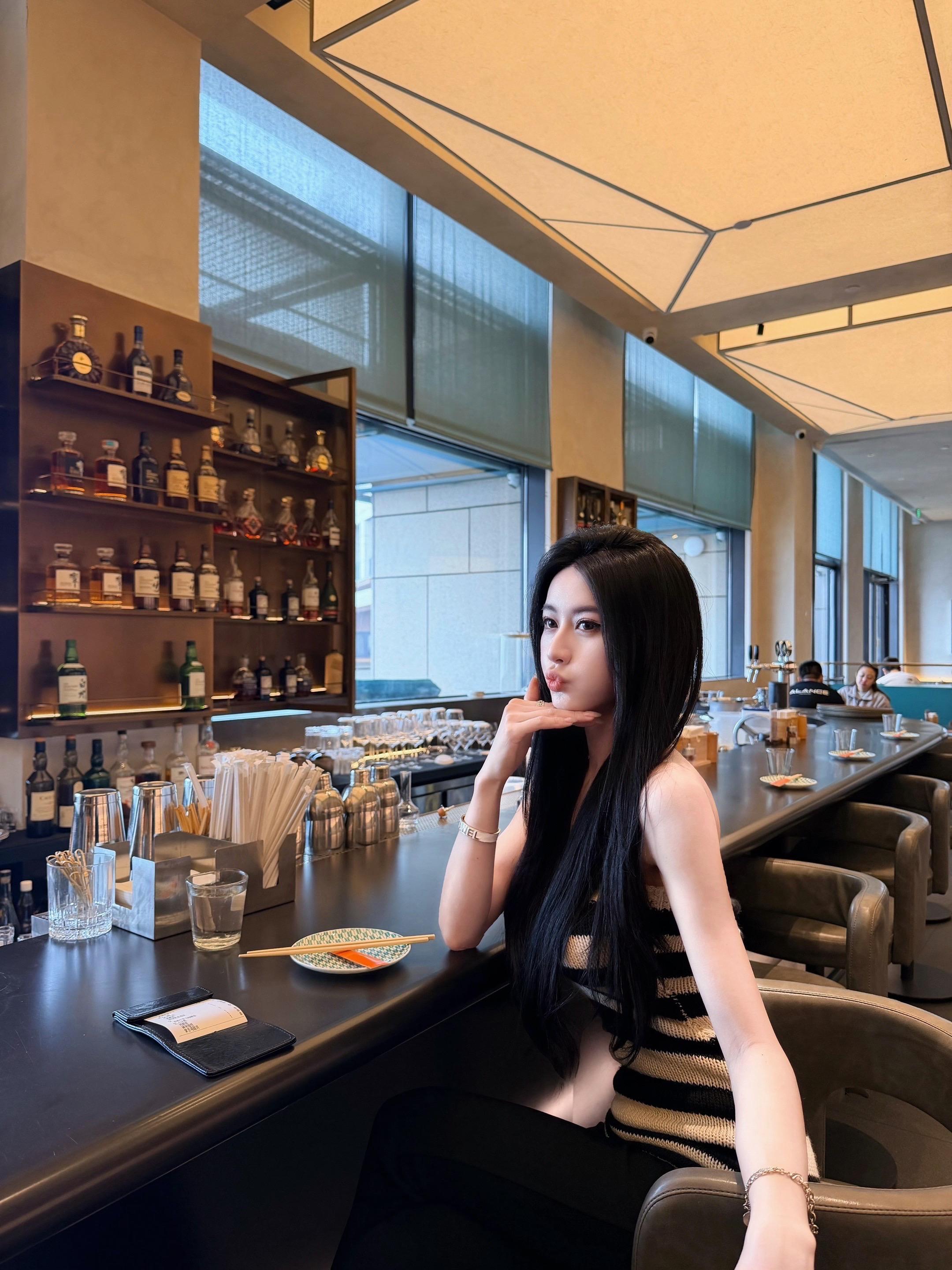 对你卖萌的事可不可以不要对外说
