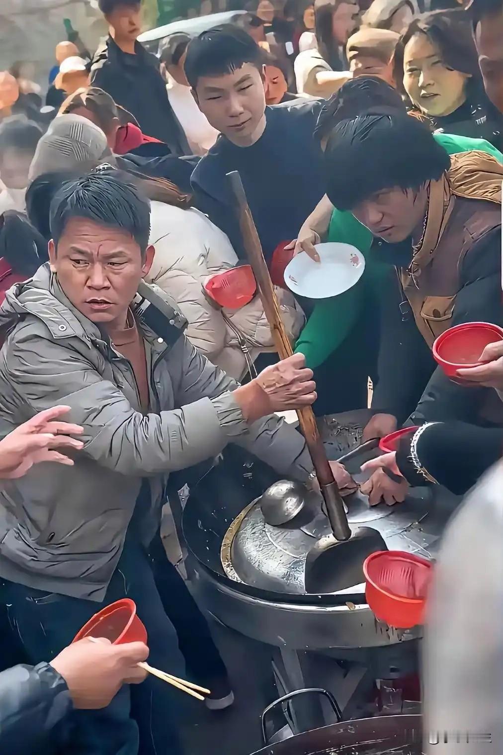 为什么江西丰城的杀猪宴上演的是没教养、没素质、没文化？江西丰城的杀猪宴，满屏