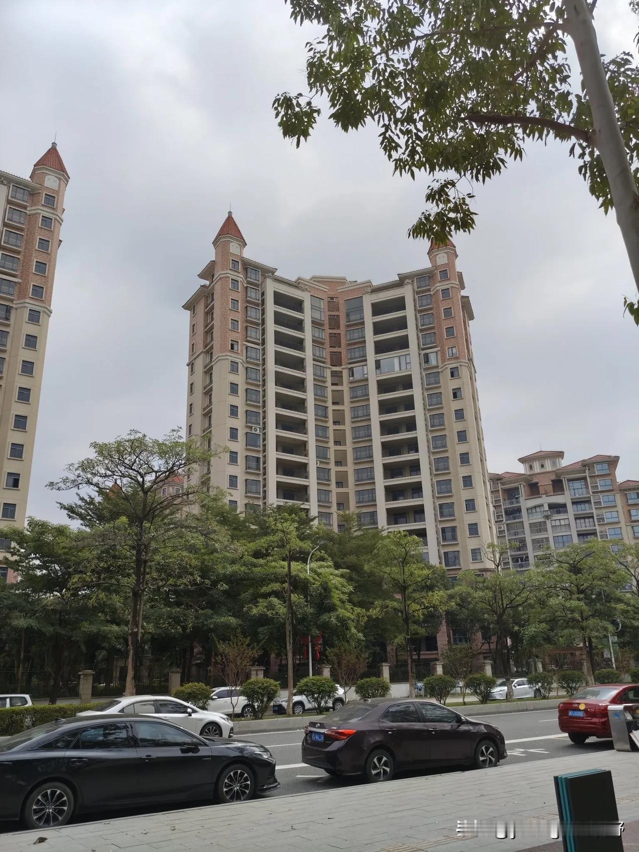 晒图笔记大赛位于广州南沙的逸涛雅苑小区，也有一定的时间年限了，但小区内有两栋楼，