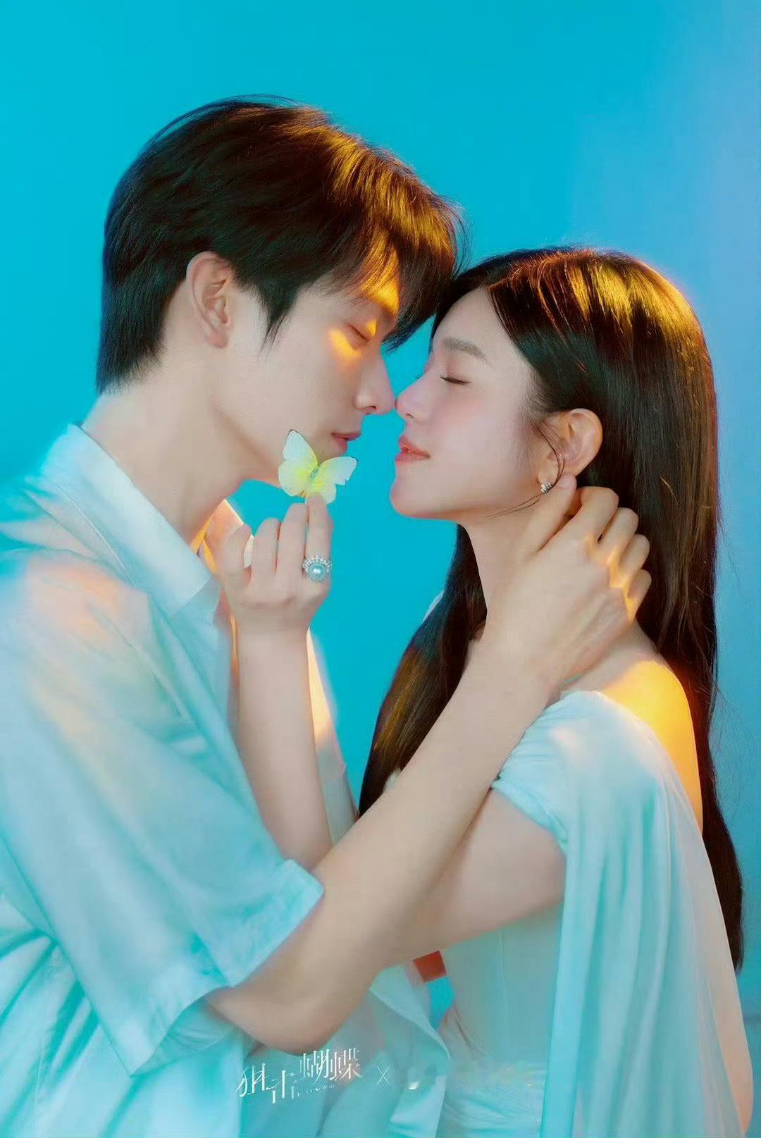 一口一个姐姐一步一个心机双向救赎氛围感拉满，养成系羁绊超绝，重逢眼神交锋藏深情，